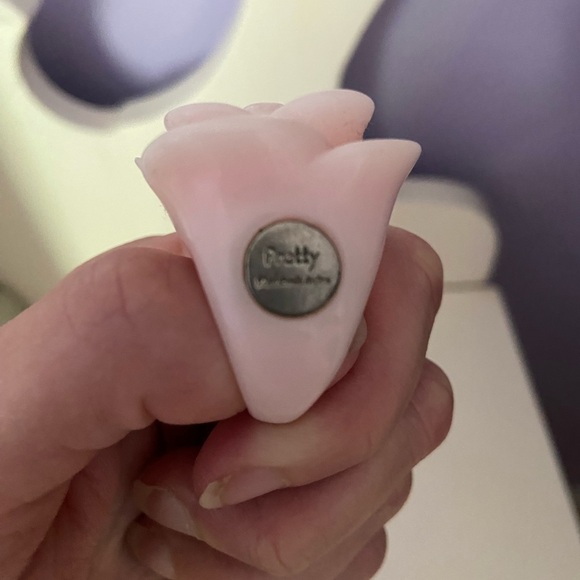 Pretty by Elizabeth Arden Rose Ring - Picture 3 of 5